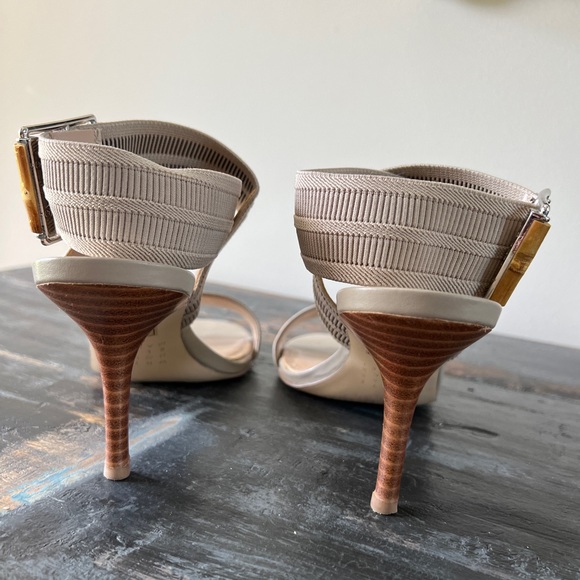 WHBM sz 7.5 Taupe Terraine. Great condition. One scuff- front strap noted in pic - Picture 3 of 9